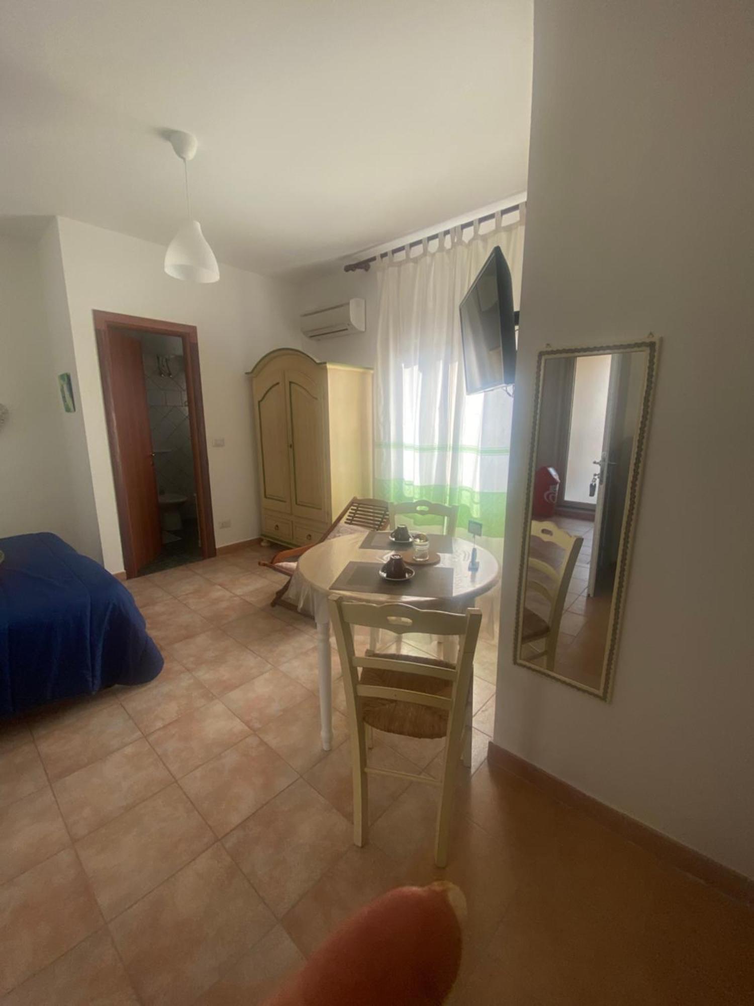 Bed&Breakfast Le petunie Bari Sardo Exterior foto