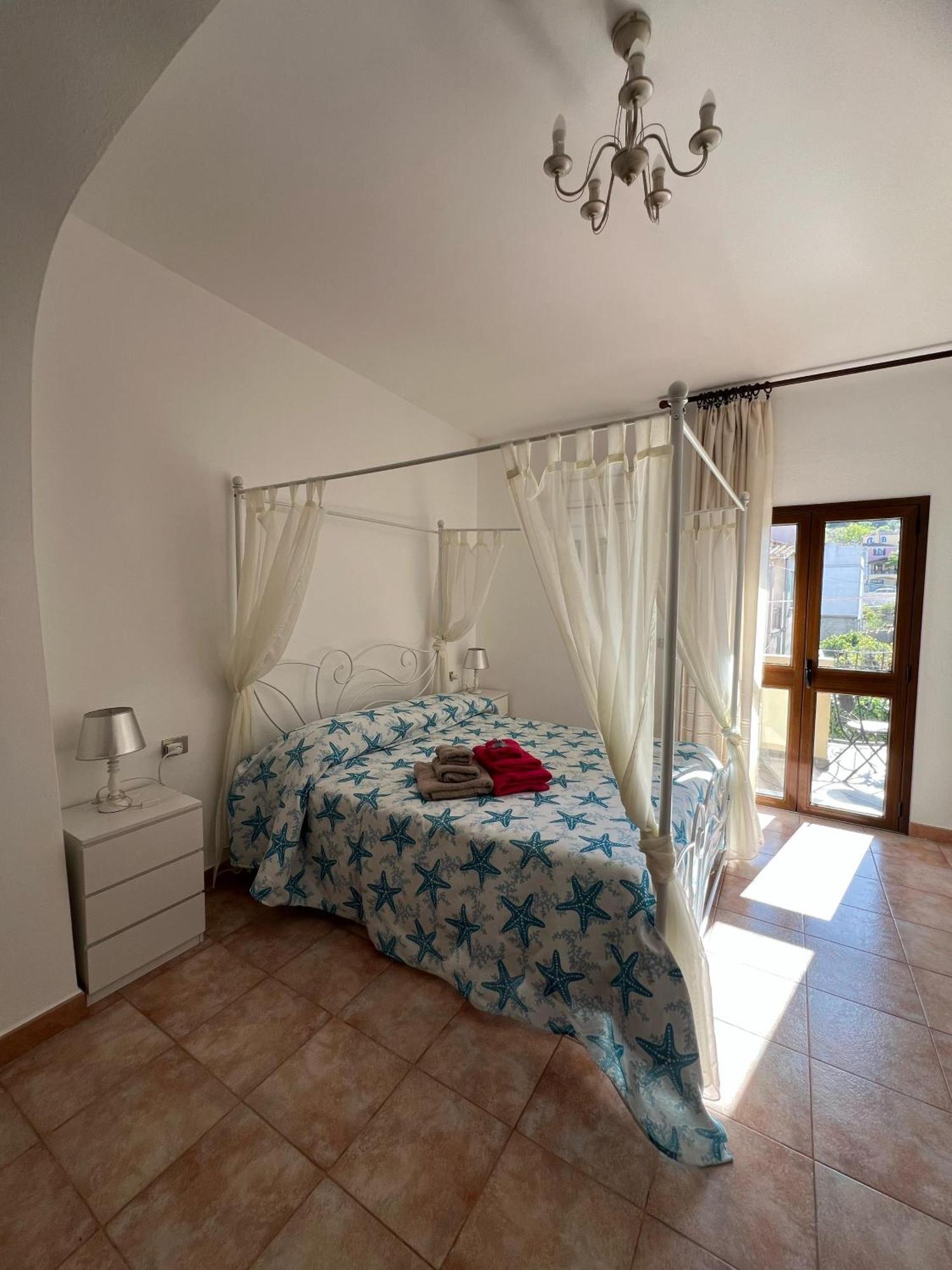 Bed&Breakfast Le petunie Bari Sardo Exterior foto