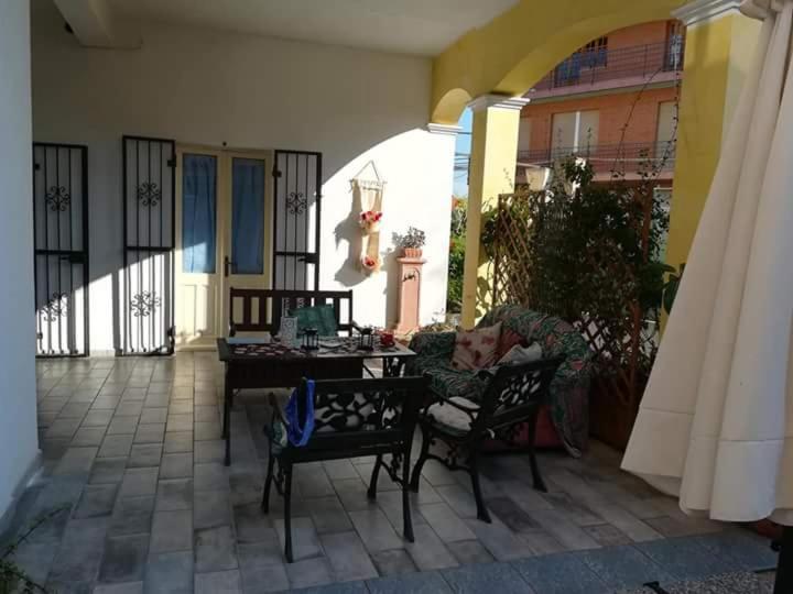 Bed&Breakfast Le petunie Bari Sardo Exterior foto